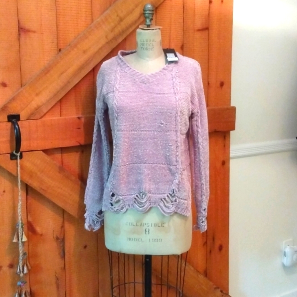 Sweater lavender never worn